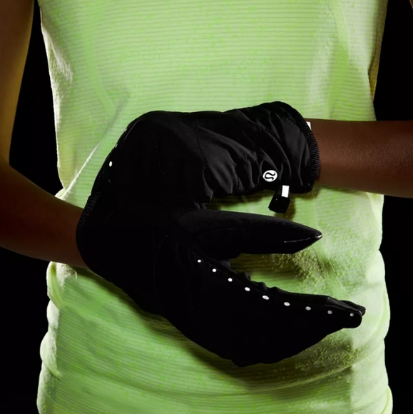 Lululemon Black Quilted Gloves - Picture 12 of 14